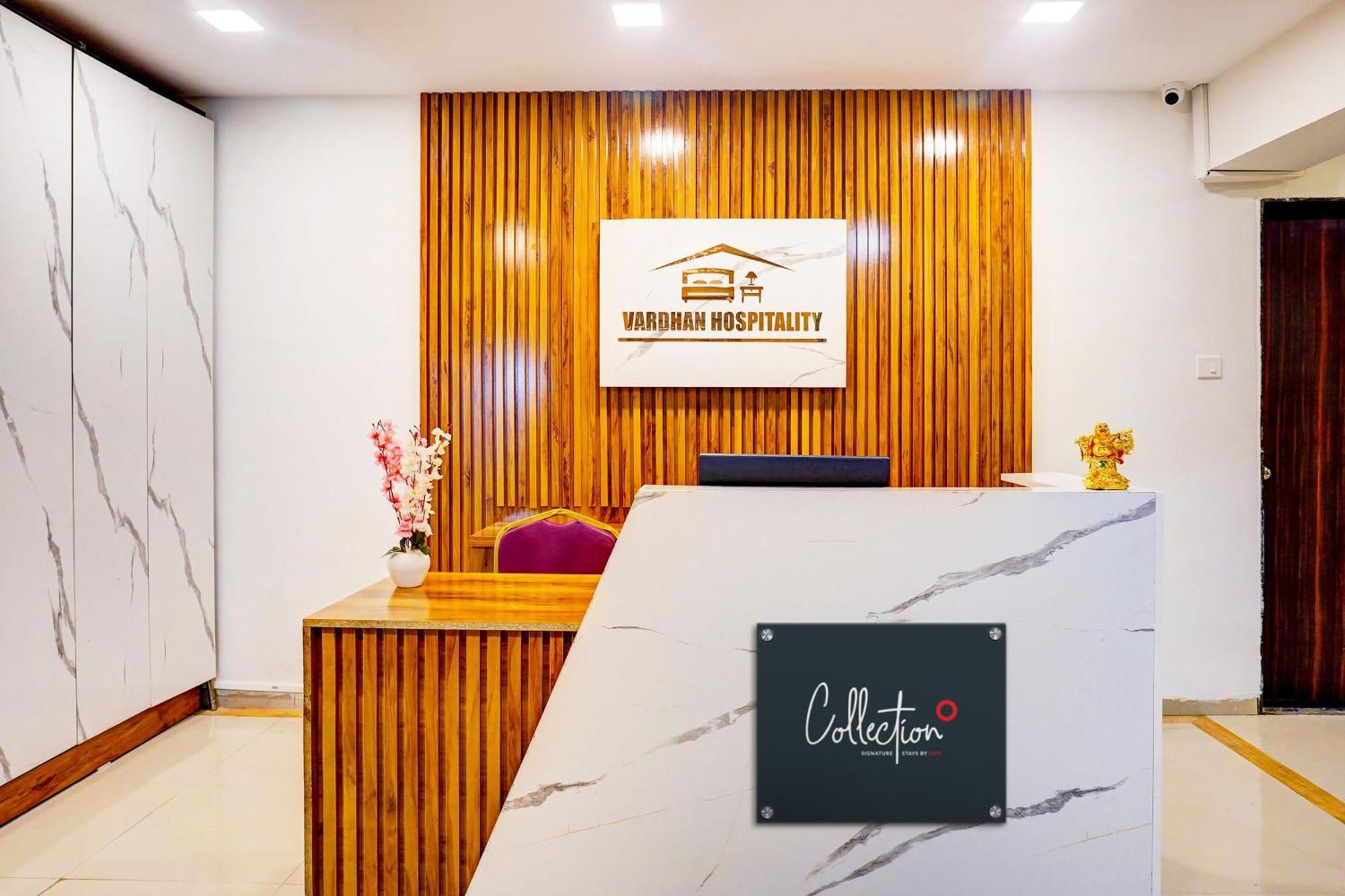 Super Collection O Vardhan Plaza Yerandwane Exterior photo
