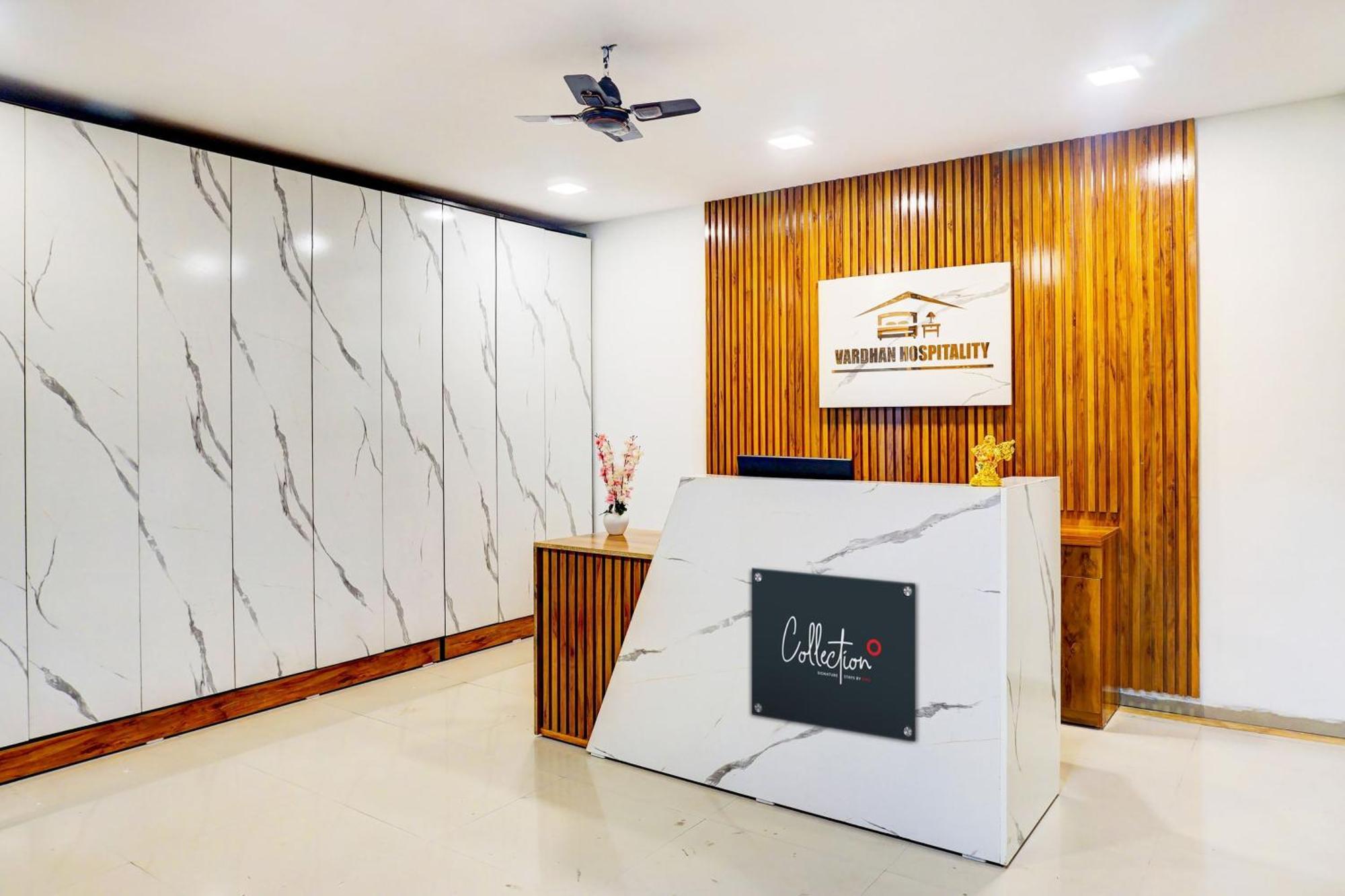 Super Collection O Vardhan Plaza Yerandwane Exterior photo